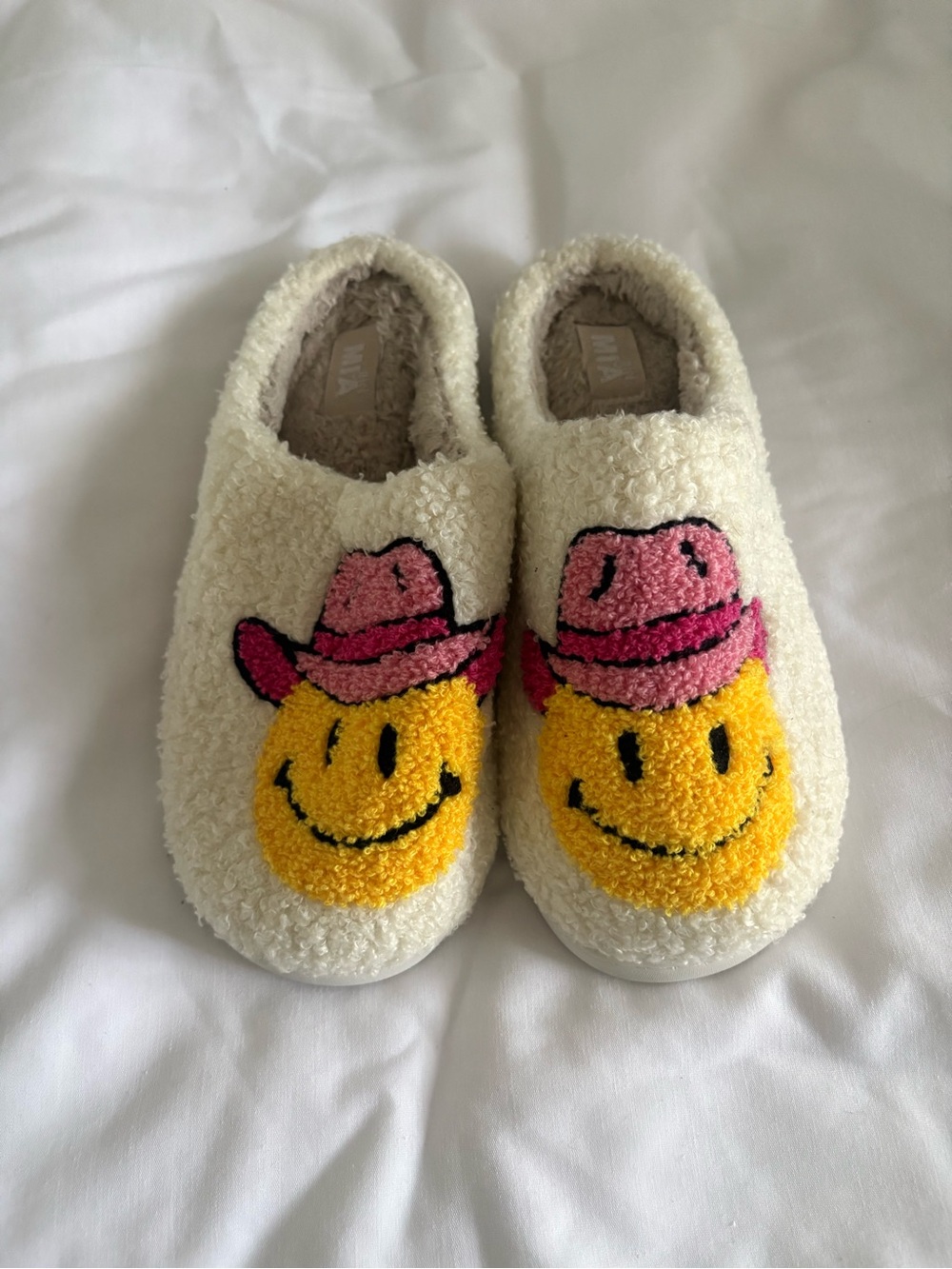 MIA Women’s Slippers with yellow smiley face and pink hat